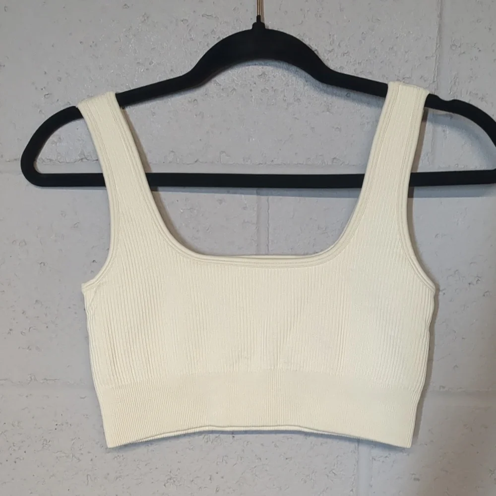 Medium Support Tank Top Ribbed Seamless Activewear Yoga Bra Size S NWOT - Picture 4 of 5